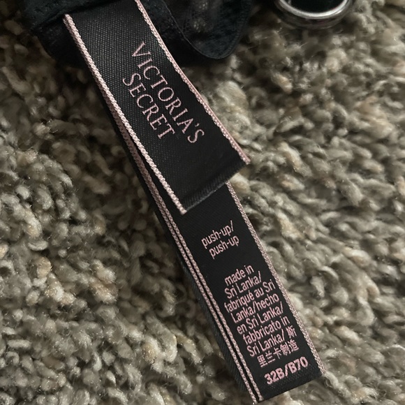 Victorias Secret Very Sexy push-up bra 32b - Picture 4 of 7